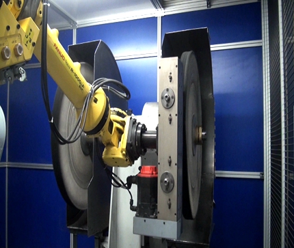 Polishing robot for sanitary industry