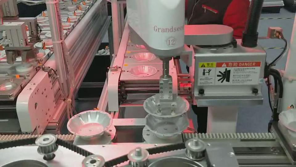 四轴装配机器人装配LED灯应用案例视频