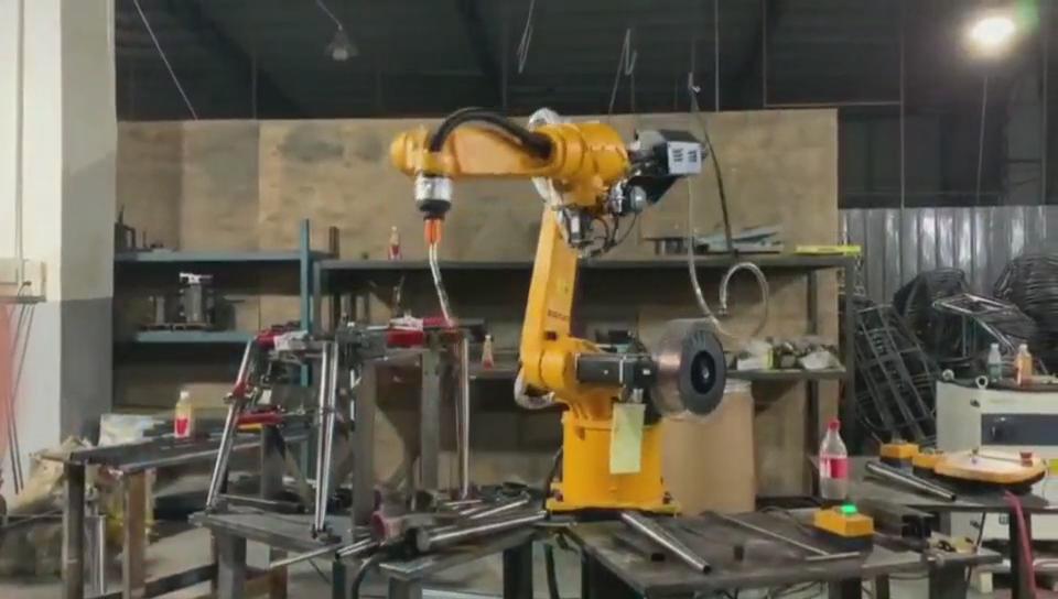 焊接机器人的两种应用形式