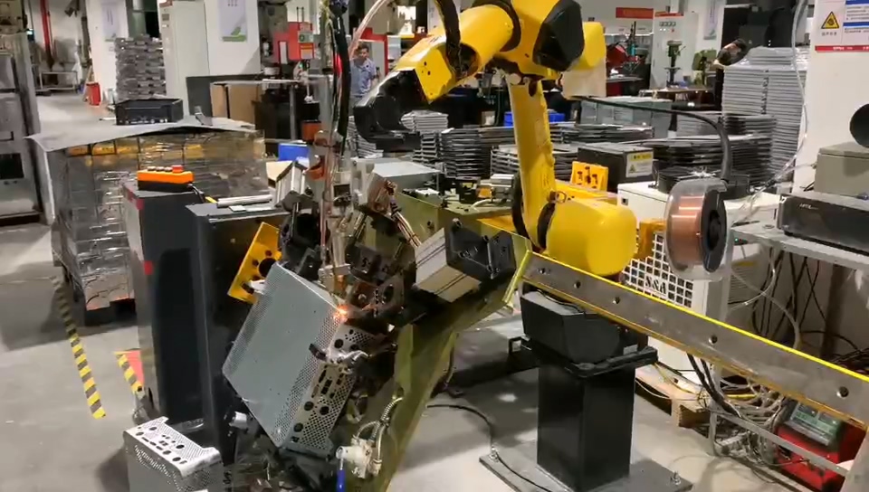 激光焊接机器人工作站